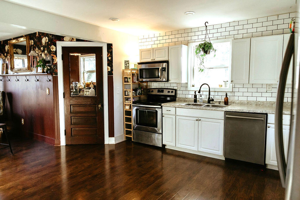 W8139 County Rd A Richmond, WI 53115 - Photo 7 of 47 Open to dining