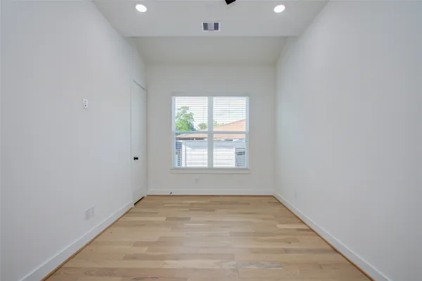 $2,700 | 3206 Live Oak Street, Houston, TX 77004