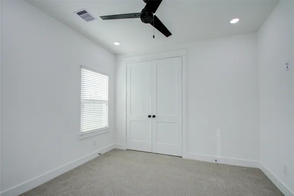 $2,700 | 3206 Live Oak Street, Houston, TX 77004