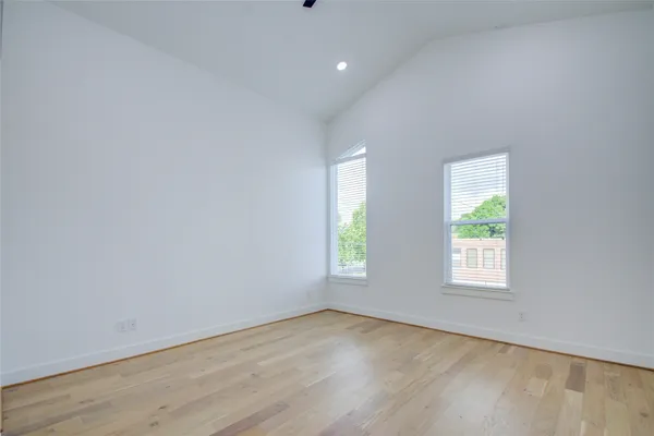 $2,700 | 3206 Live Oak Street, Houston, TX 77004