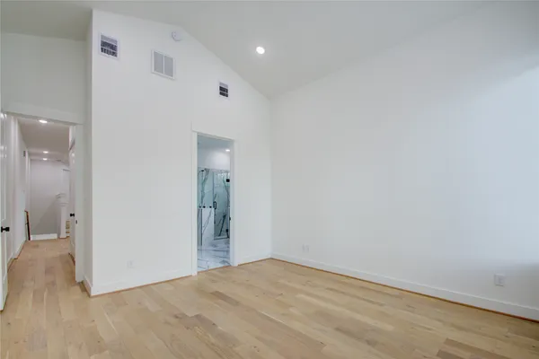 $2,700 | 3206 Live Oak Street, Houston, TX 77004