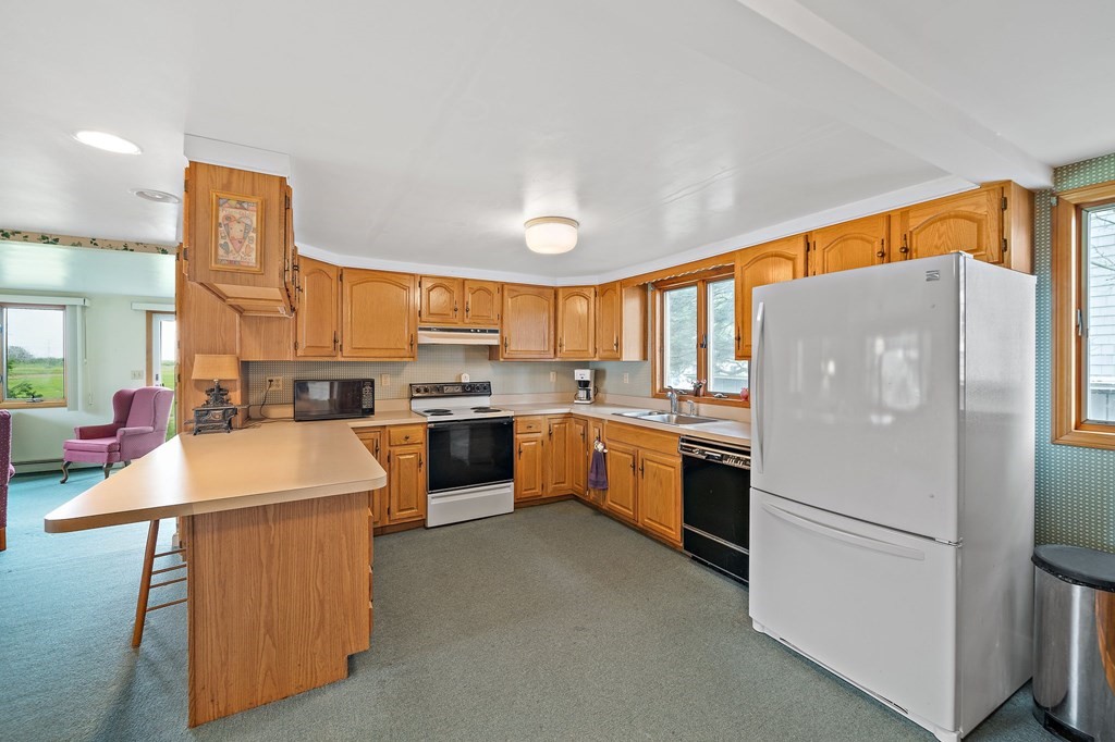 11 Pine Point Road Duxbury, MA 02332 - Photo 6 of 41 Gallery Image 6