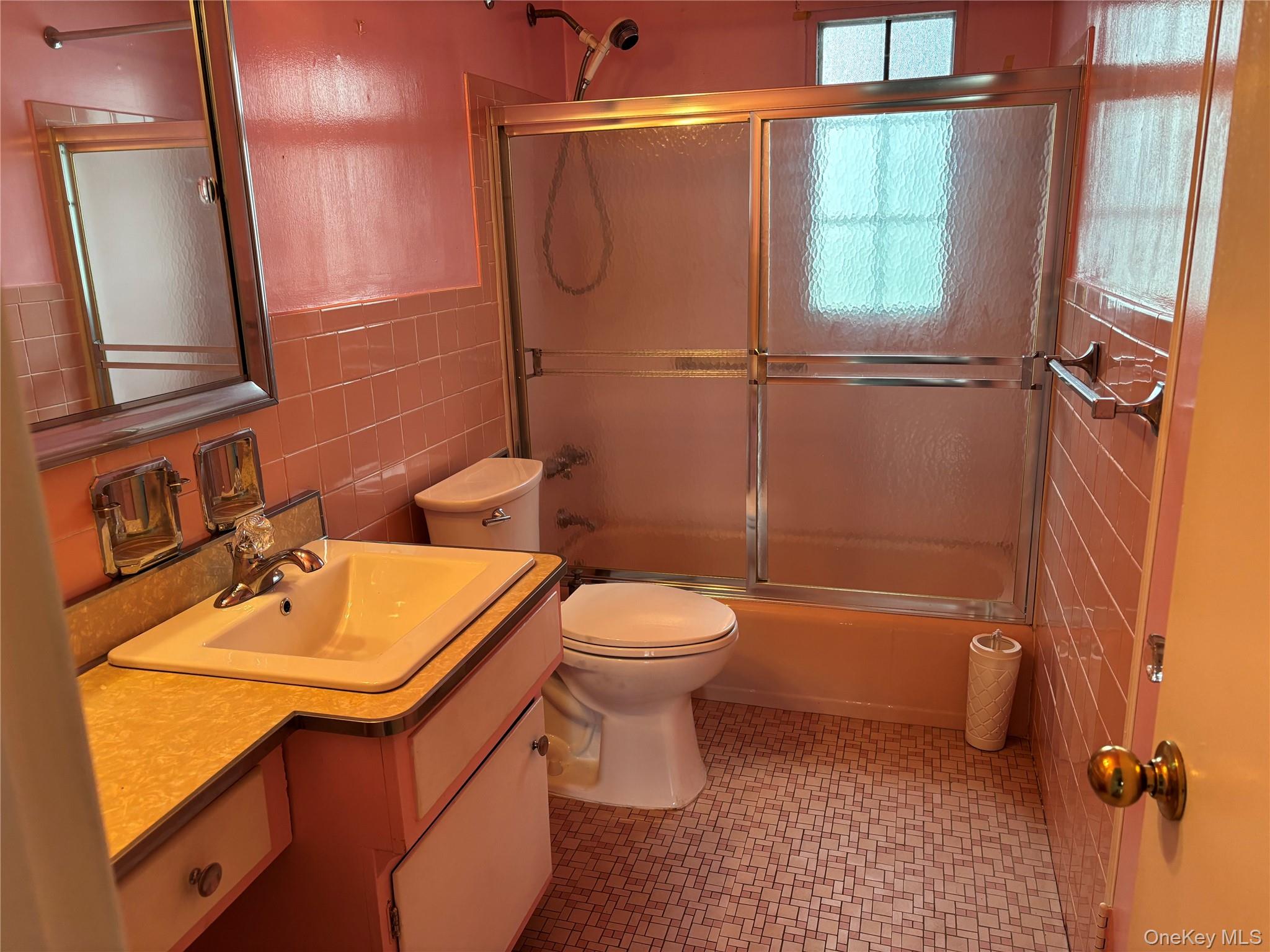 3 Peter Road Hicksville, NY 11801 - Photo 17 of 22