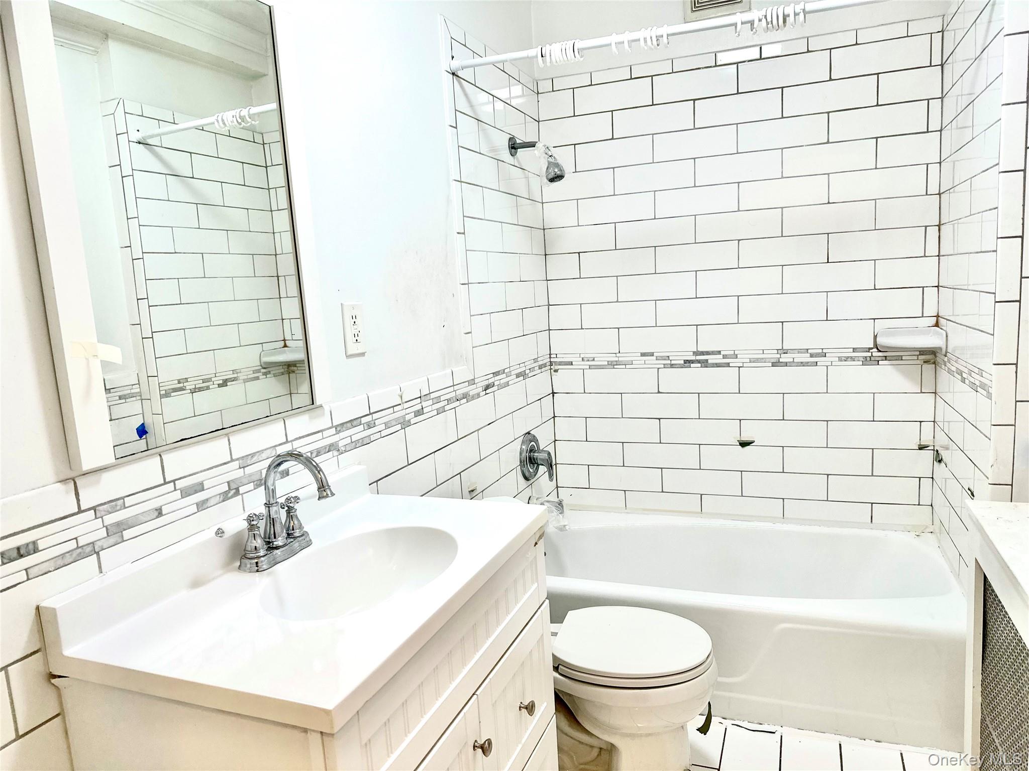 232 Fifth Avenue, Unit S (RIGHT SIDE) Pelham, NY 10803 - Photo 12 of 17 Bathroom