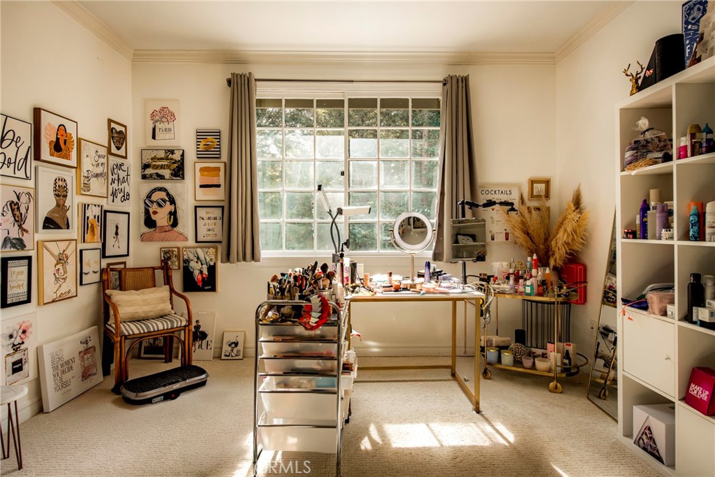 29528 Ridgeway Drive Agoura Hills, CA 91301 - Photo 29 of 41 a view of a room with gym equipment