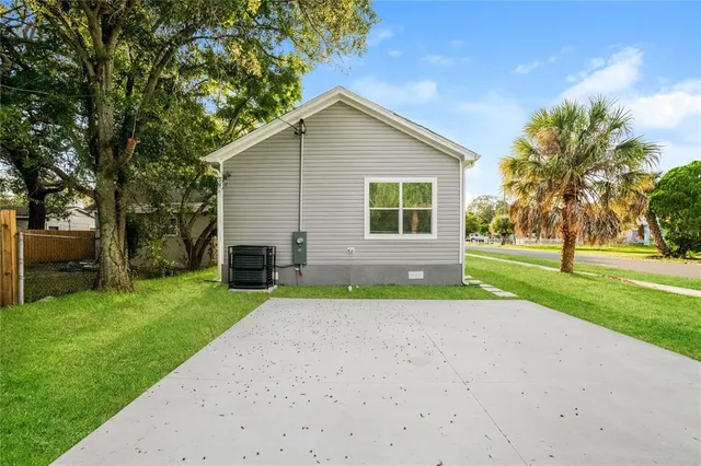 $2,260 | 1700 45th Street South, St. Petersburg, FL 33711