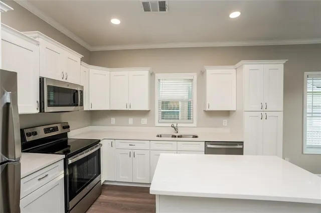 $2,260 | 1700 45th Street South, St. Petersburg, FL 33711