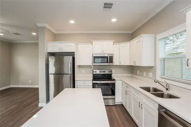 $2,260 | 1700 45th Street South, St. Petersburg, FL 33711