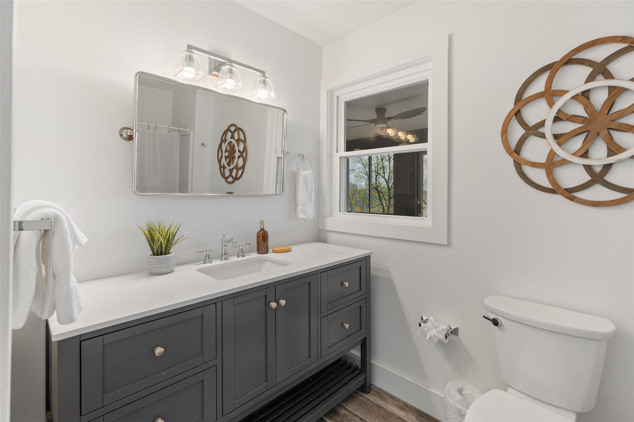 814 Dog Mountain Road Highlands, NC 28741 - Photo 28 of 63 Lovely Guest Bath