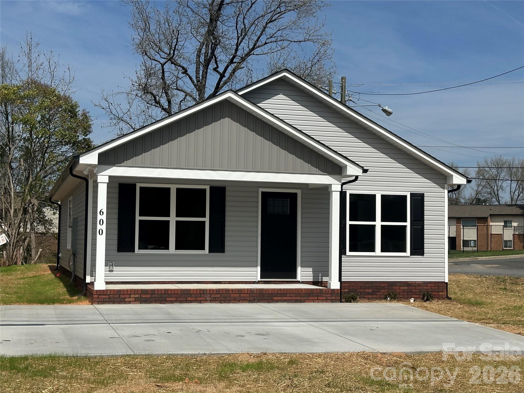 600 Bethpage Road Kannapolis, NC 28081 - Photo 1 of 3 a front view of a house with a garage