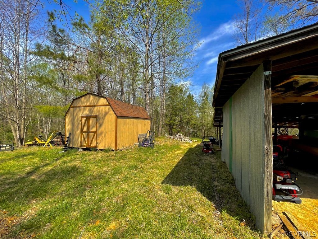 17810 Wilkinson Road Dinwiddie, VA 23841 - Photo 29 of 33 Gallery Image 29