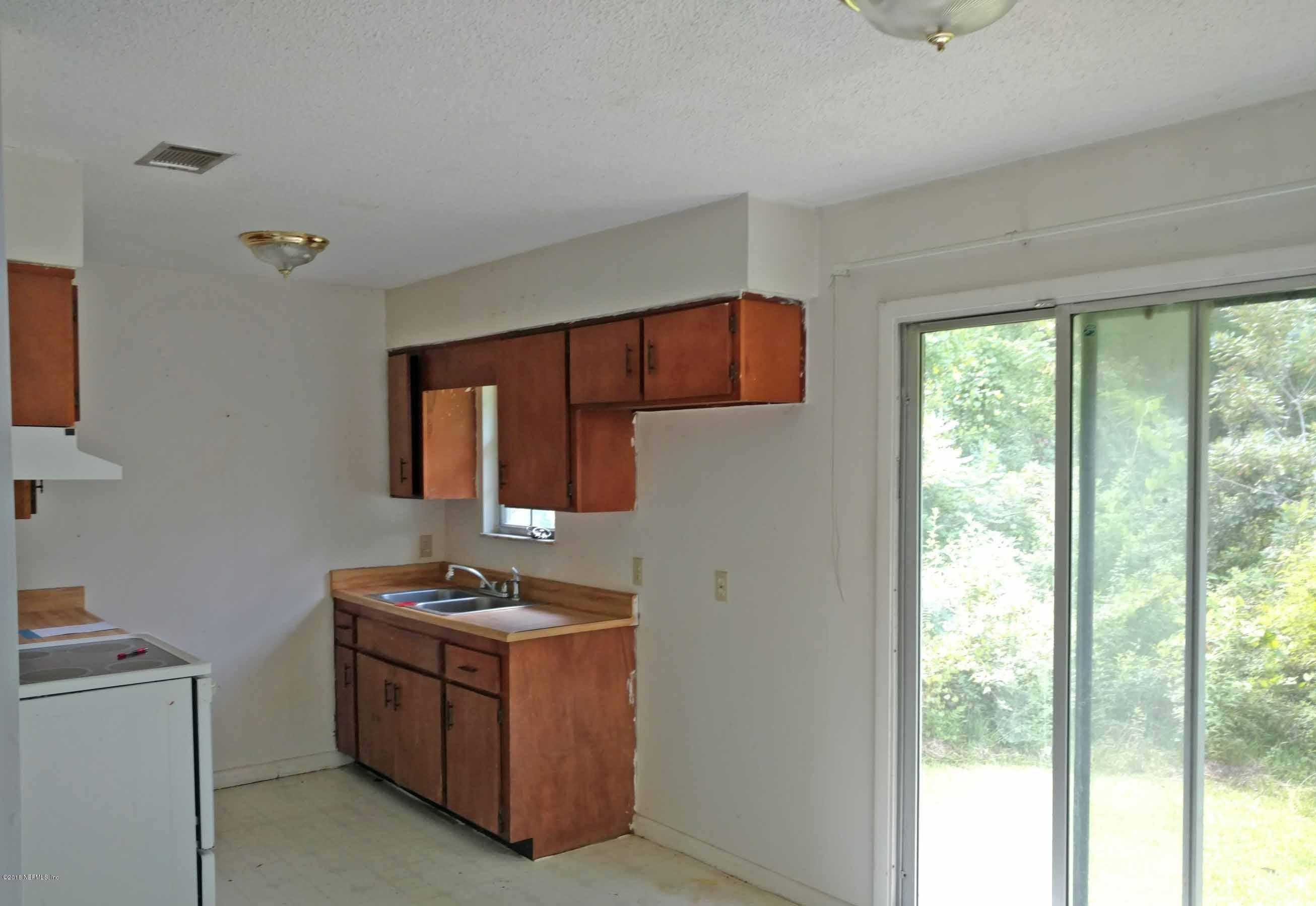 2271 Stauffer Road Green Cove Springs, FL 32043 - Photo 5 of 14 Kitchen