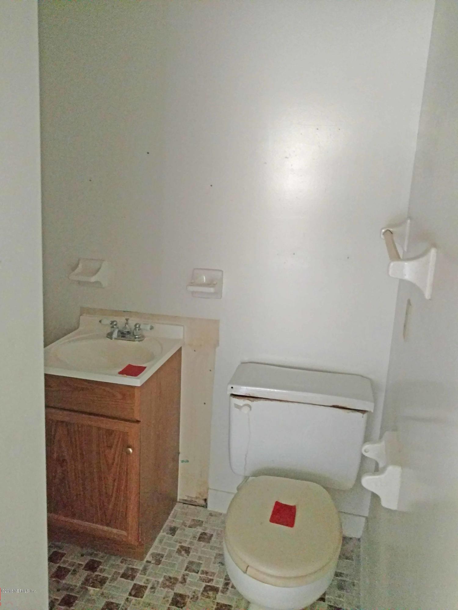 2271 Stauffer Road Green Cove Springs, FL 32043 - Photo 10 of 14 Master Bath