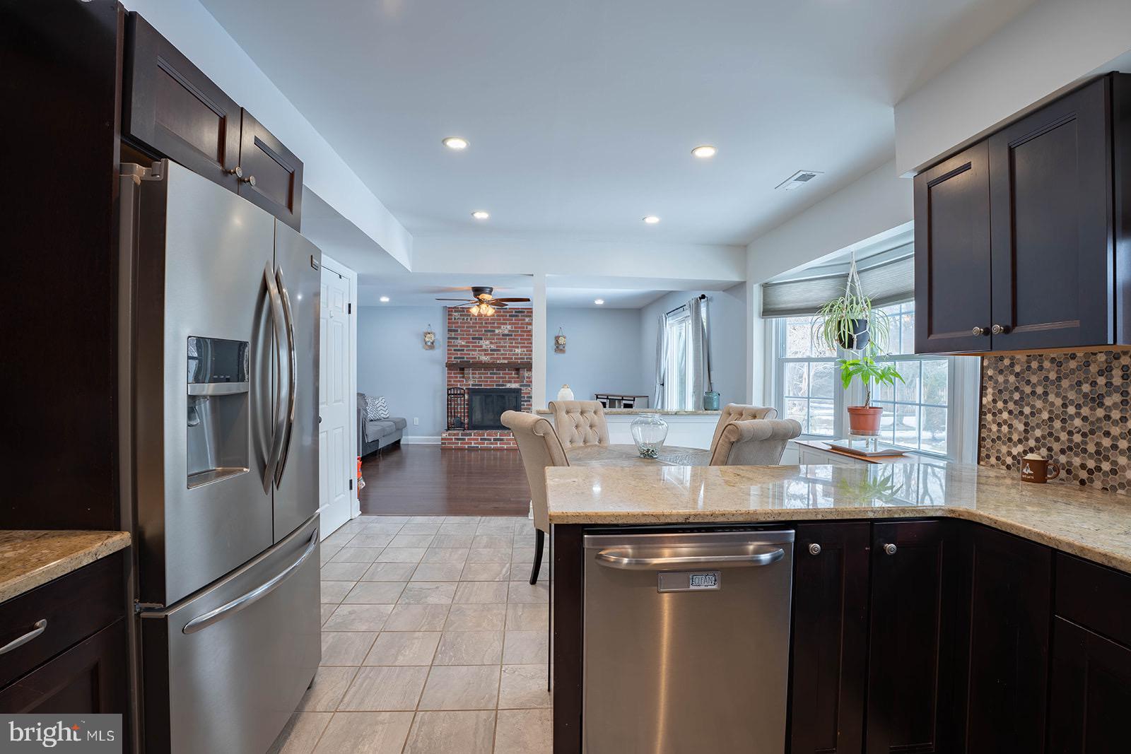 601 Tallowood Lane Mount Laurel, NJ 08054 - Photo 17 of 43 Modern kitchen with open living space.