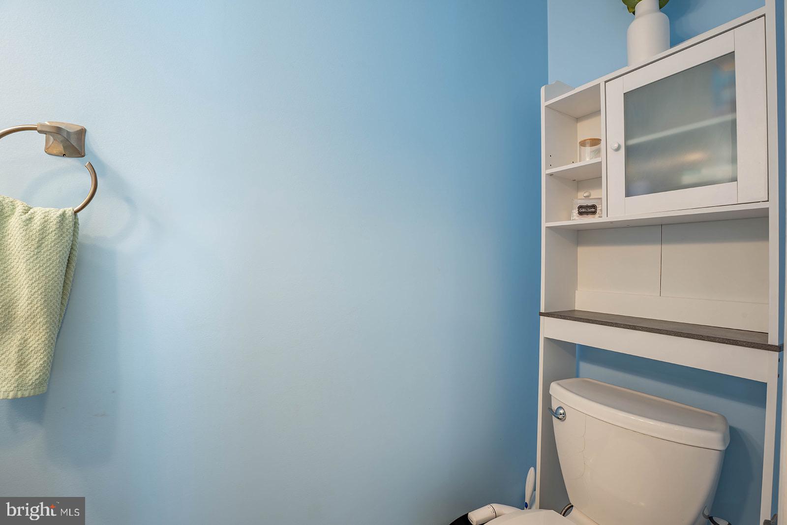 601 Tallowood Lane Mount Laurel, NJ 08054 - Photo 39 of 43 1st floor half bath