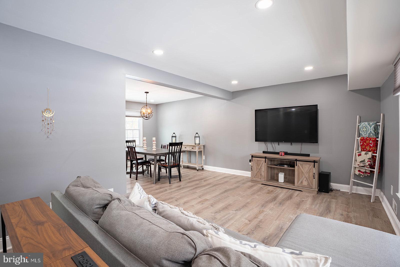 601 Tallowood Lane Mount Laurel, NJ 08054 - Photo 6 of 43 Modern living space with inviting ambiance.