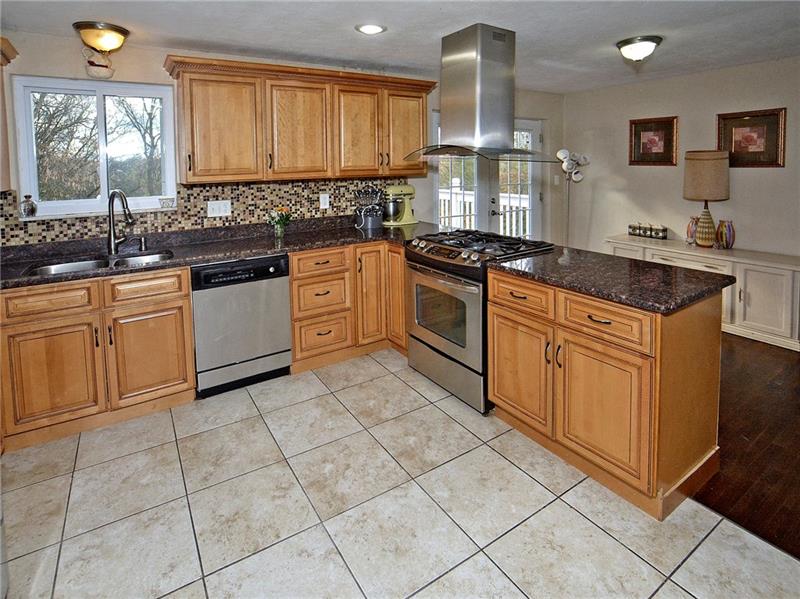608 Winterberry Road Monroeville, PA 15146 - Photo 3 of 24 Gallery Image 3
