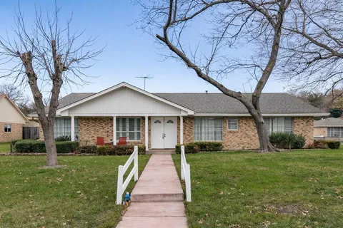 $274,900 | 6120 Whitman Avenue, Fort Worth, TX 76133