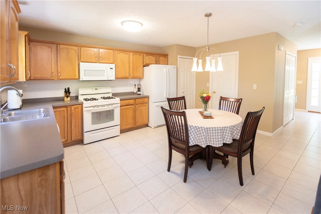 22626 Mastick Road Fairview Park, OH 44126 - Photo 19 of 39