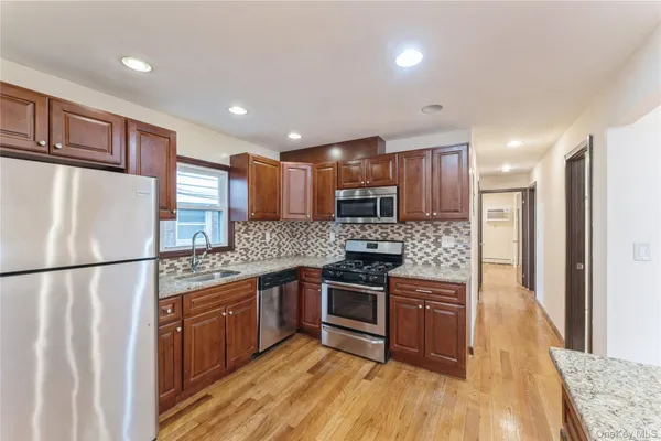 $3,200 | 228-20 Edgewood Avenue, Unit 2 | Brookville