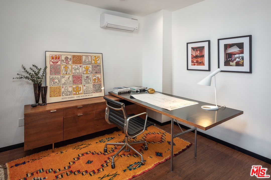 1249 North Tigertail Road Los Angeles, CA 90049 - Photo 19 of 26 Gallery Image 19