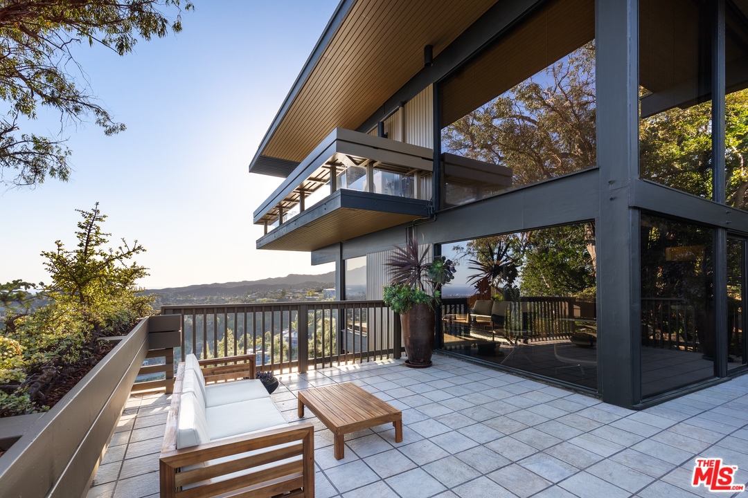 1249 North Tigertail Road Los Angeles, CA 90049 - Photo 20 of 26 Gallery Image 20