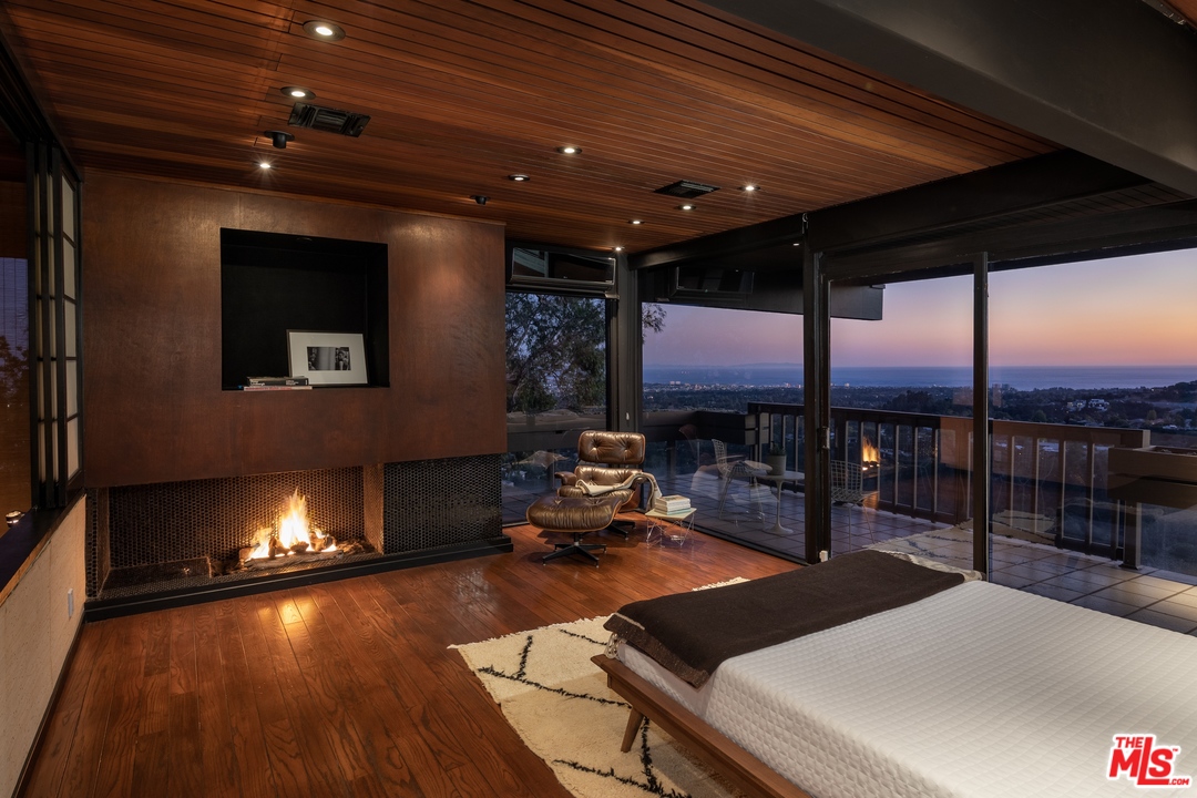 1249 North Tigertail Road Los Angeles, CA 90049 - Photo 24 of 26 Gallery Image 24