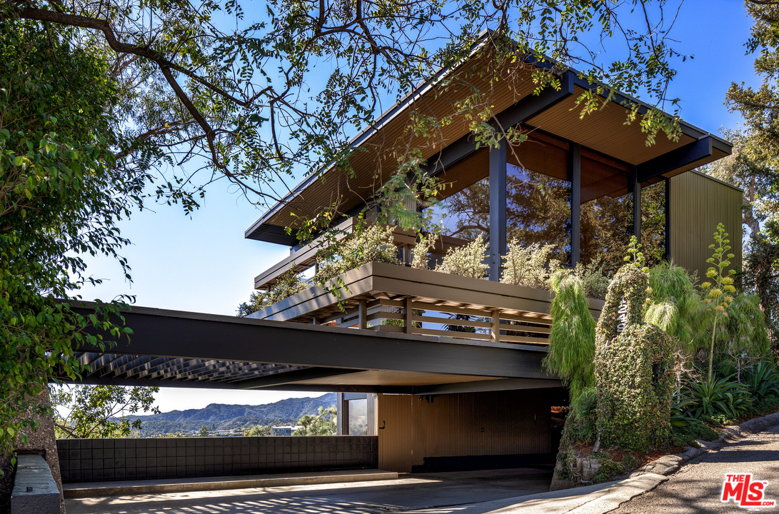 1249 North Tigertail Road Los Angeles, CA 90049 - Photo 26 of 26 Gallery Image 26