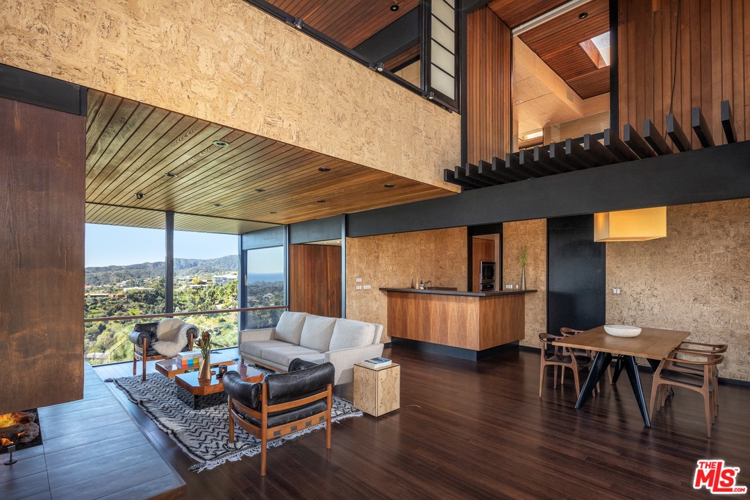 1249 North Tigertail Road Los Angeles, CA 90049 - Photo 5 of 26 Gallery Image 5