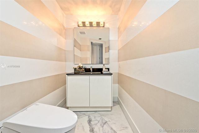 $4,960,000 | 18555 Collins Avenue, Unit 2901, Sunny Isles Beach, FL 33160