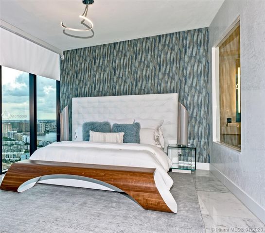 $4,960,000 | 18555 Collins Avenue, Unit 2901, Sunny Isles Beach, FL 33160