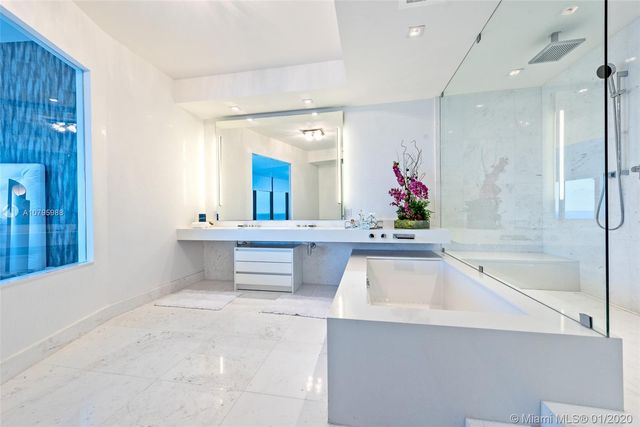 $4,960,000 | 18555 Collins Avenue, Unit 2901, Sunny Isles Beach, FL 33160