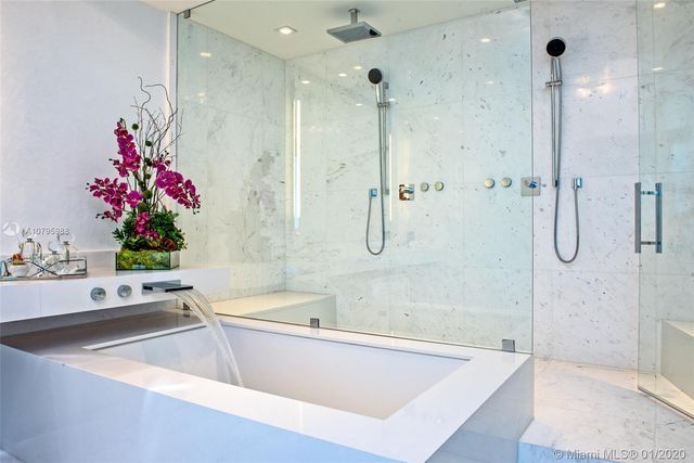 $4,960,000 | 18555 Collins Avenue, Unit 2901, Sunny Isles Beach, FL 33160