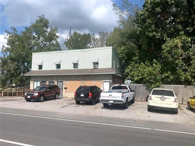 $340,000 | 10906 East Truman Road, Independence, MO 64053