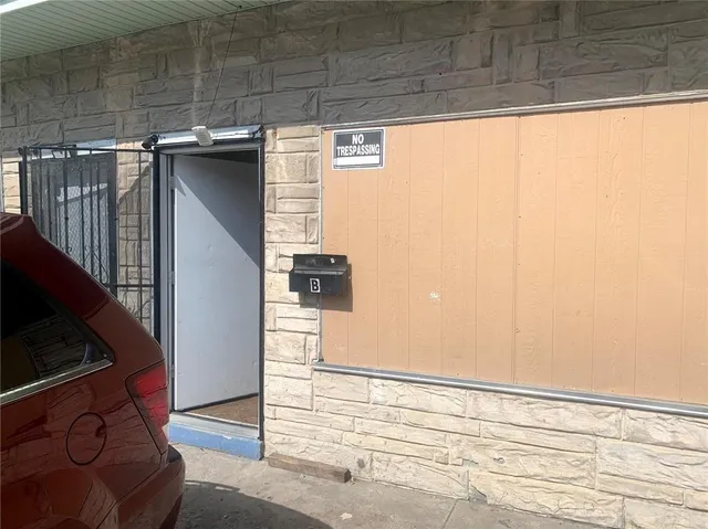 $340,000 | 10906 East Truman Road, Independence, MO 64053