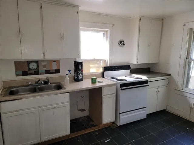 $340,000 | 10906 East Truman Road, Independence, MO 64053