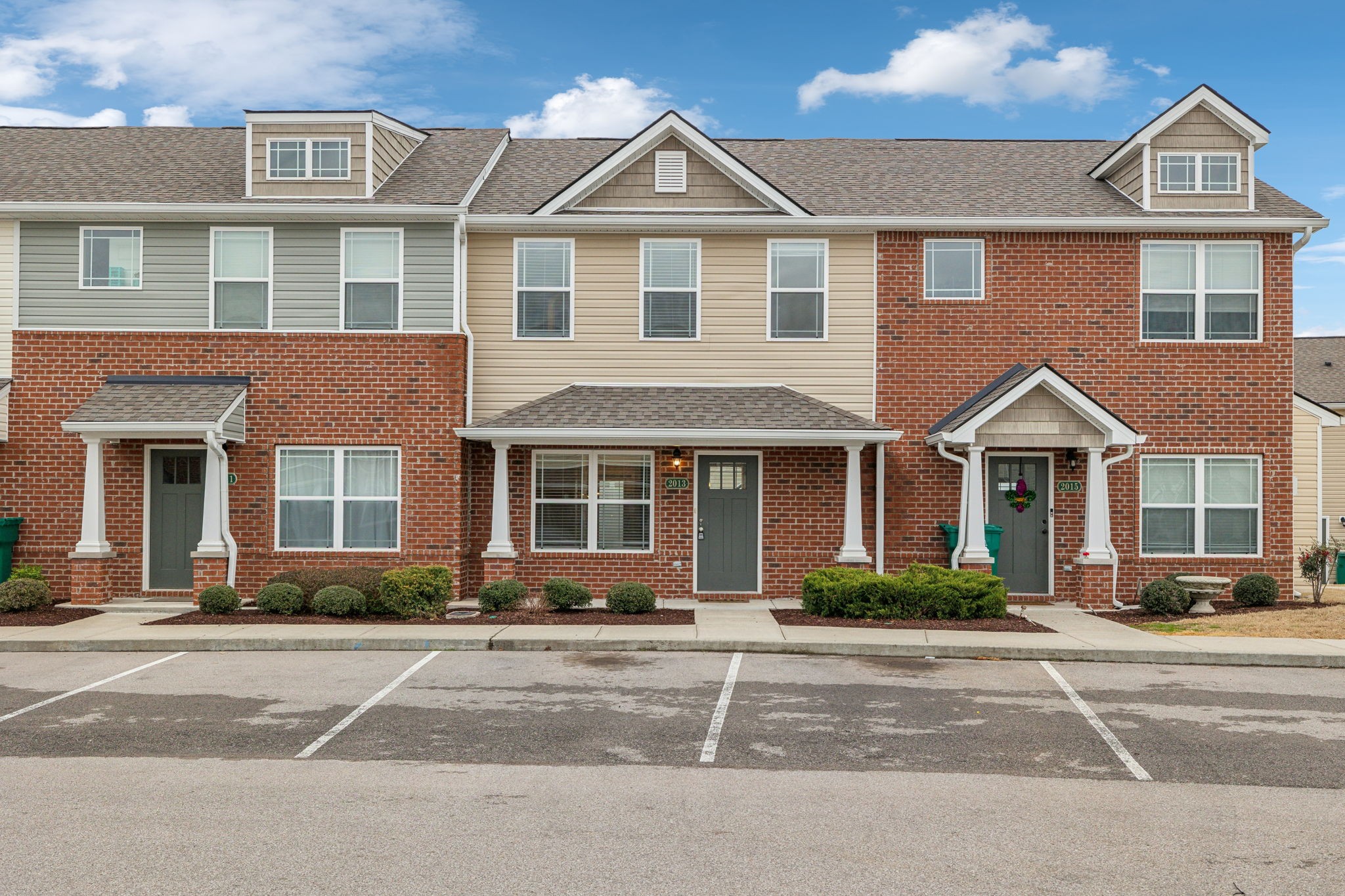 2013 Blossom Run Spring Hill Spring Hill, TN 37174 - Photo 4 of 32