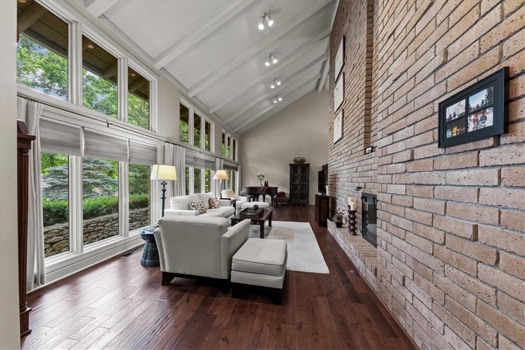12503 Overbrook Road Leawood, KS 66209 - Photo 4 of 33