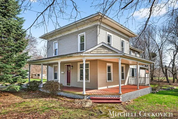 $219,900 | 832 East Michigan Avenue, Marshall, MI 49068