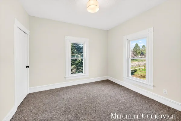 $219,900 | 832 East Michigan Avenue, Marshall, MI 49068