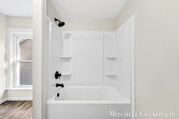 $219,900 | 832 East Michigan Avenue, Marshall, MI 49068