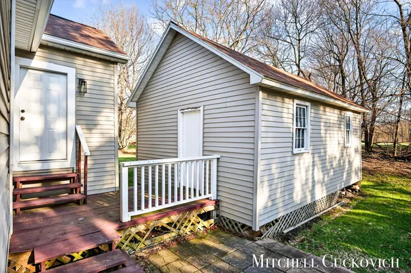 $219,900 | 832 East Michigan Avenue, Marshall, MI 49068