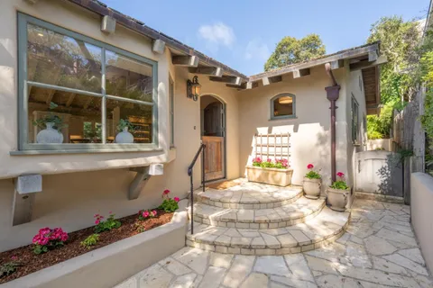 $3,950,000 | Casanova 3 Se Of 4th, Carmel, CA 93921