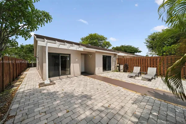 $2,600 | 4949 East Lakes Drive, Deerfield Beach, FL 33064