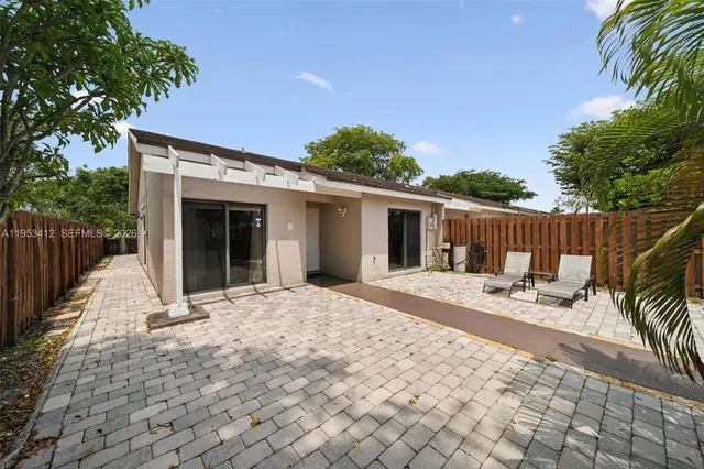 $2,600 | 4949 East Lakes Drive, Deerfield Beach, FL 33064