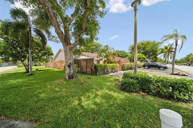 $2,600 | 4949 East Lakes Drive, Deerfield Beach, FL 33064