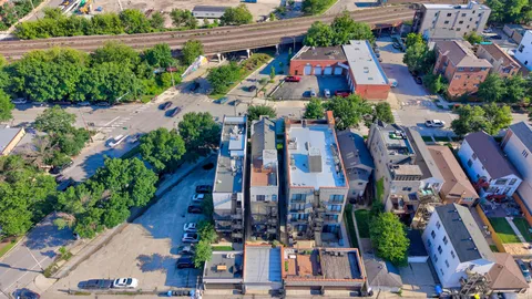 $750,000 | 1330 West Hubbard Street, Unit 2, Chicago, IL 60642