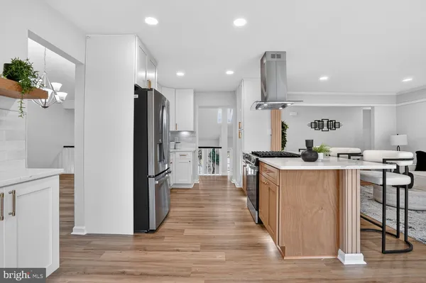 $998,900 | 9217 Dorothy Lane, Springfield, VA 22153
