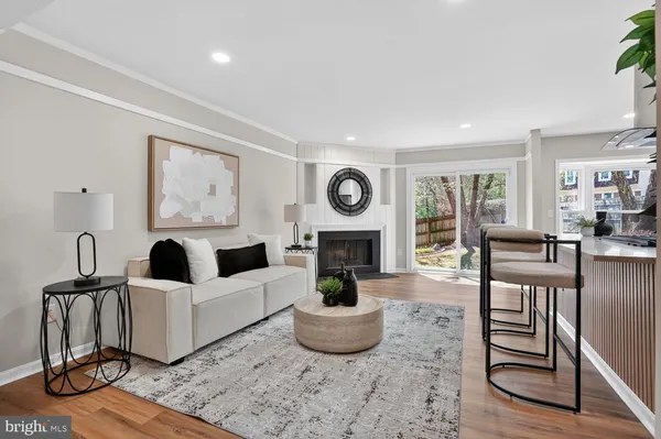 $998,900 | 9217 Dorothy Lane, Springfield, VA 22153