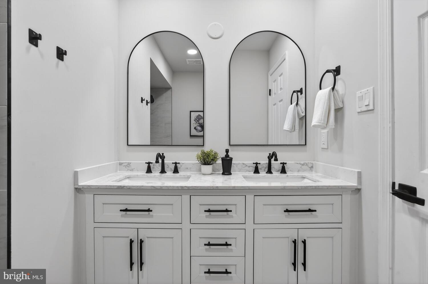 9217 Dorothy Lane Springfield, VA 22153 - Photo 36 of 58 Hallway Bathroom